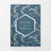 Dusty Blue Silver Flourish Swirl Wedding Photo Dreifach Gefaltete Einladung (Cover)
