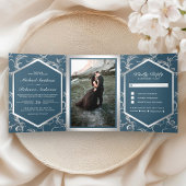 Dusty Blue Silver Flourish Swirl Wedding Photo Dreifach Gefaltete Einladung