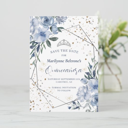 Dusty Blue Silver Quinceañera Save The Date (Stehend Vorderseite)