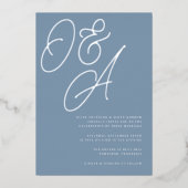 Dusty Blue | Silver Script Monogram Wedding Folieneinladung (Vorderseite)