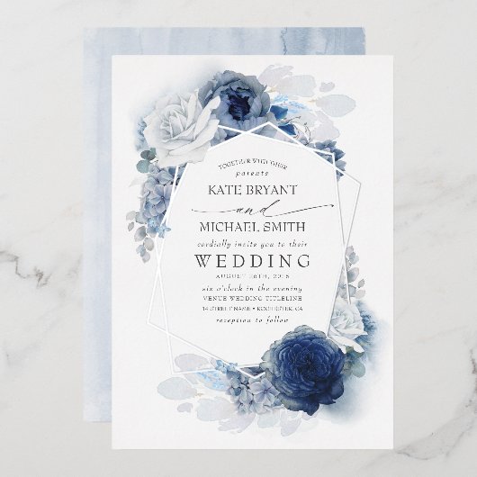 Dusty Blue Silver White Floral Botanical Wedding Folieneinladung (Vorderseite/Rückseite)