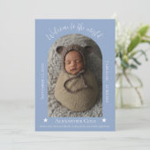 Dusty Blue Simple Arch Frame Foto Birth Ankündigung (Stehend Vorderseite)