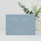 Dusty Blue Simple Elegant 1 Wedding RSVP Card (Stehend Vorderseite)