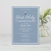 Dusty Blue Simple Elegant Boys Communion Einladung (Stehend Vorderseite)