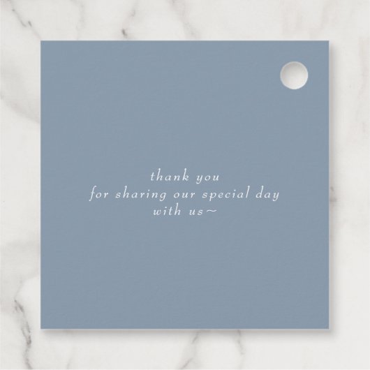 Dusty Blue Simple Modern Botanical Wedding Geschenkanhänger (Rückseite)