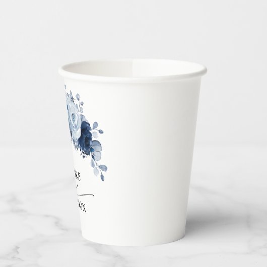 Dusty Blue Slate Navy Floral Botanical Wedding Pappbecher (Links)