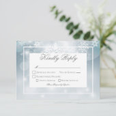 Dusty Blue Snowflake Sky Moderne Hochzeit RSVP Karte (Stehend Vorderseite)