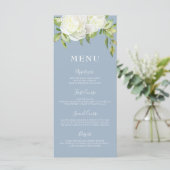 Dusty Blue Spring Floral Peony Wedding Menu Menükarte (Stehend Vorderseite)