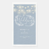Dusty Blue String Lights Floral Wedding Serviette (Vorderseite)