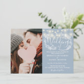 Dusty Blue String Lights Foto in einer Hochzeit Einladung (Stehend Vorderseite)