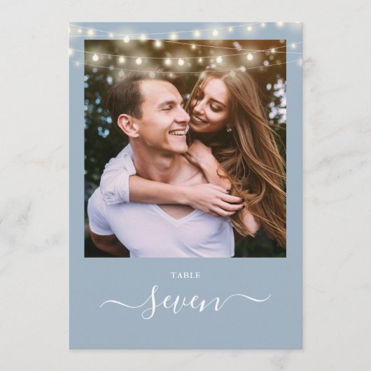 Dusty Blue String Lights Foto Tischnummer (Vorderseite)