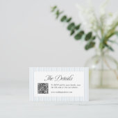 Dusty Blue Striped QR Code Classy Wedding Details Platzkarte (Stehend Vorderseite)