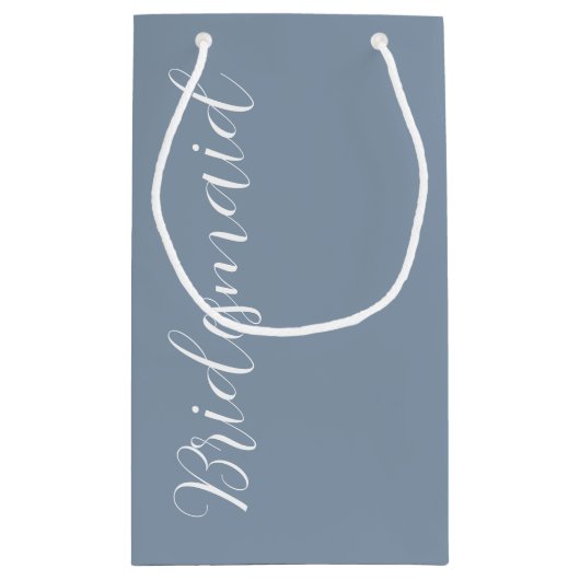 Dusty Blue Stylized Script Wedding Bridesmaid Kleine Geschenktüte (Rückseite)