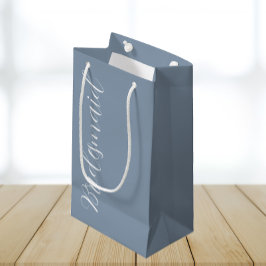 Dusty Blue Stylized Script Wedding Bridesmaid Kleine Geschenktüte