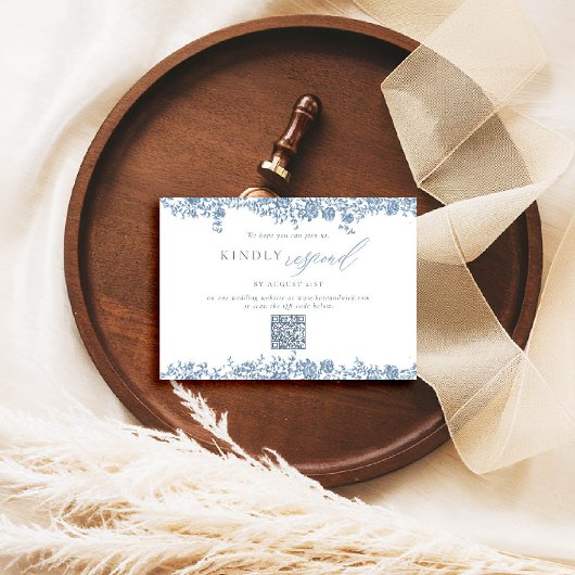Dusty Blue Toile Rose Elegante QR Hochzeitreaktion