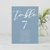 Dusty Blue Typografy Wedding Table Card w Names (Stehend Vorderseite)