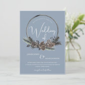 Dusty Blue und Black Christmas Wreath Wedding Einladung (Stehend Vorderseite)
