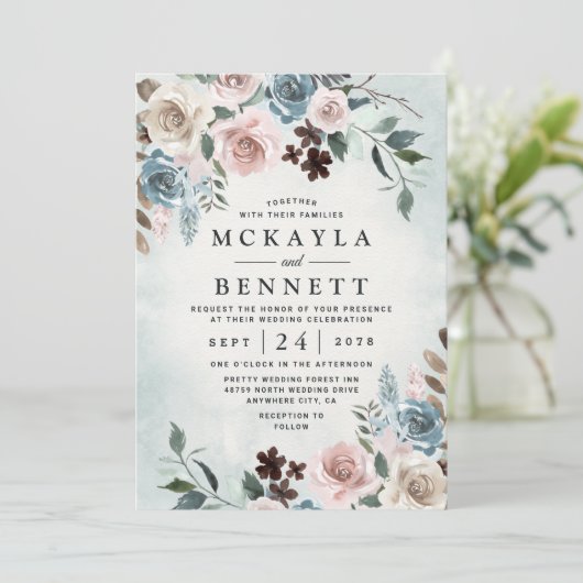 Dusty Blue und Blush Pink Mauve Floral Wedding Einladung (Stehend Vorderseite)
