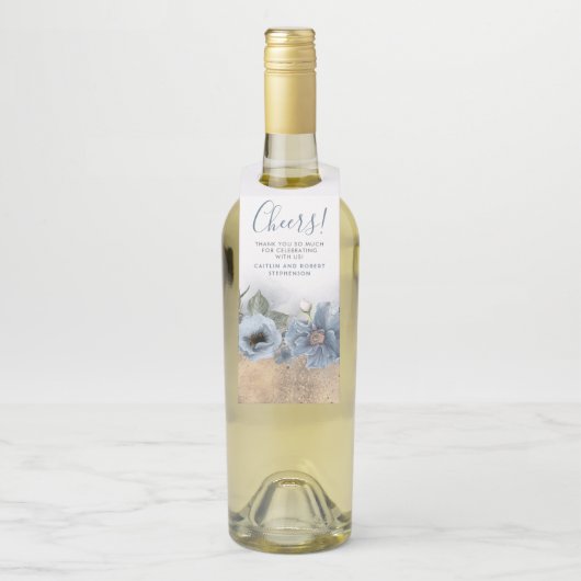 Dusty Blue und Gold Glitzer Moderne Hochzeit Flaschenanhänger (Auf Flasche)