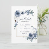 Dusty Blue und Gray Floral Botanical Wedding Save The Date (Stehend Vorderseite)