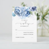 Dusty Blue und Navy-Blume Hochzeit RSVP Karte (Stehend Vorderseite)
