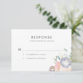 Dusty Blue und Pink Blume Pastel Spring Wedding RSVP Karte (Stehend Vorderseite)