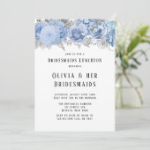Dusty Blue und Silver Floral Bridesmaides Luncheon Einladung (Stehend Vorderseite)