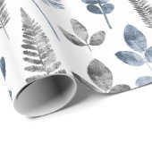 Dusty Blue und White Fern Leaf Geschenkpapier (Rolleneckpunkt)
