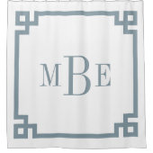 Dusty Blue und White Griechisch Key | MIT MONOGRAM Duschvorhang (Vorderseite)