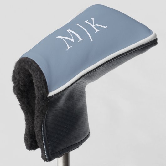 Dusty Blue und White | Modernes Monogramm Golf Headcover (3/4 Vorderseite)