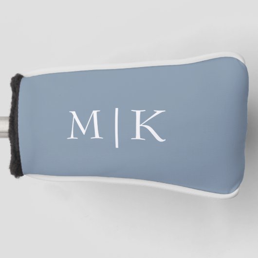 Dusty Blue und White | Modernes Monogramm Golf Headcover (Vorderseite)