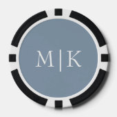 Dusty Blue und White | Modernes Monogramm Pokerchips (Vorderseite)