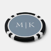 Dusty Blue und White | Modernes Monogramm Pokerchips (Einzeln)