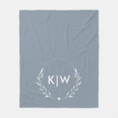 Dusty Blue und White | Monogram für moderne Initia Fleecedecke (Vorderseite)