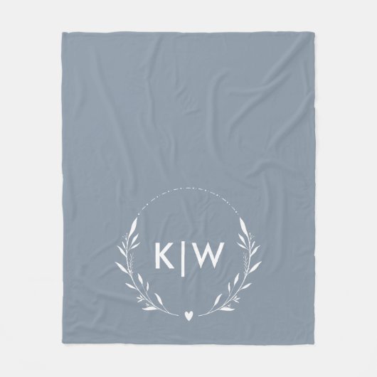 Dusty Blue und White | Monogram für moderne Initia Fleecedecke (Vorderseite)