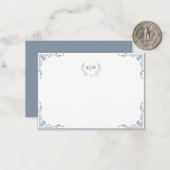 Dusty Blue und White | Monogram für moderne Initia Mitteilungskarte (Vorderseite/Rückseite Beispiel)