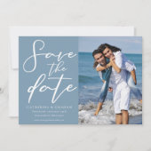 Dusty Blue Verlobung Couple Foto Coastal Save The Date (Vorderseite)