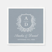 Dusty Blue Wappen Elegant Monogram Wedding Serviette (Vorderseite)