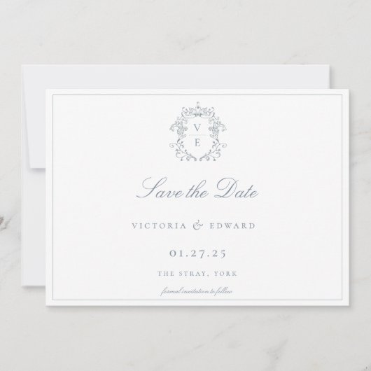Dusty Blue Wappen Monogram Wedding QR Code Save The Date (Vorderseite)