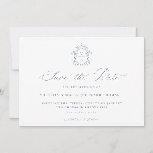 Dusty Blue Wappen Monogram Wedding Save The Date (Vorderseite)