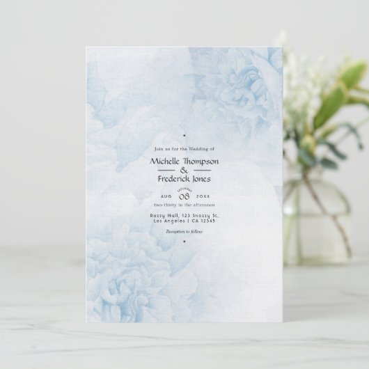 Dusty Blue Watercolor Blühende Hochzeit Einladung (Stehend Vorderseite)