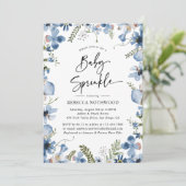 Dusty Blue Watercolor Floral Baby Sprinkle Einladung (Stehend Vorderseite)