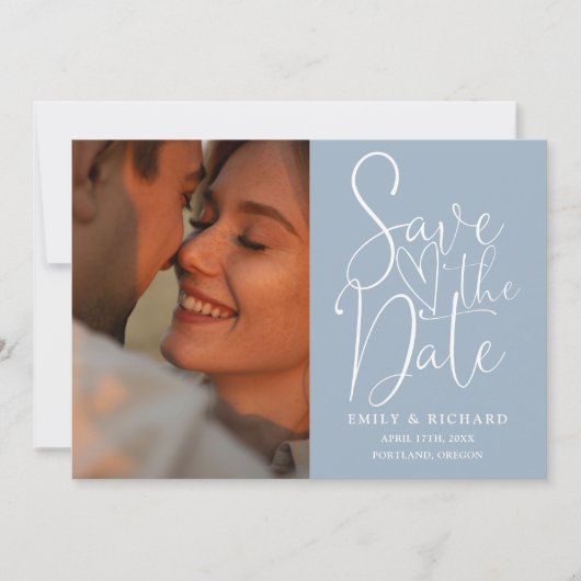 Dusty Blue Wedding 2 Foto QR Code Elegantes Skript Save The Date (Vorderseite)