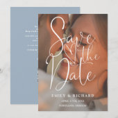 Dusty Blue Wedding Foto Elegantes Script QR Code Save The Date (Vorne/Hinten)