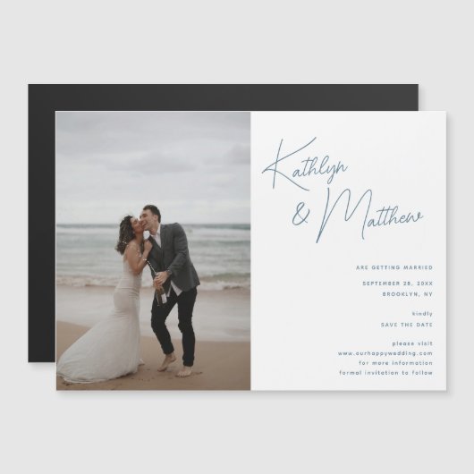 Dusty Blue Whimsical Script Save the Date Magneteinladung (Vorne/Hinten)