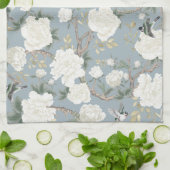 Dusty Blue White Chinoiserie Blumenstrauß Geschirrtuch (Gefaltet)