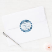 Dusty Blue, White Floral Gastgeschenk Hochzeit Sti Runder Aufkleber (Umschlag)