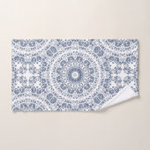 Dusty Blue White Floral Mandala Handtuch (Handtuch)