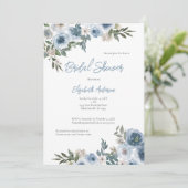 Dusty Blue White Floral Watercolor Brautparty Einladung (Stehend Vorderseite)
