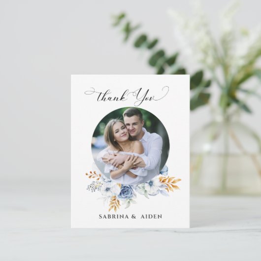 Dusty Blue White Gold Floral Foto Dankeskarte (Stehend Vorderseite)
